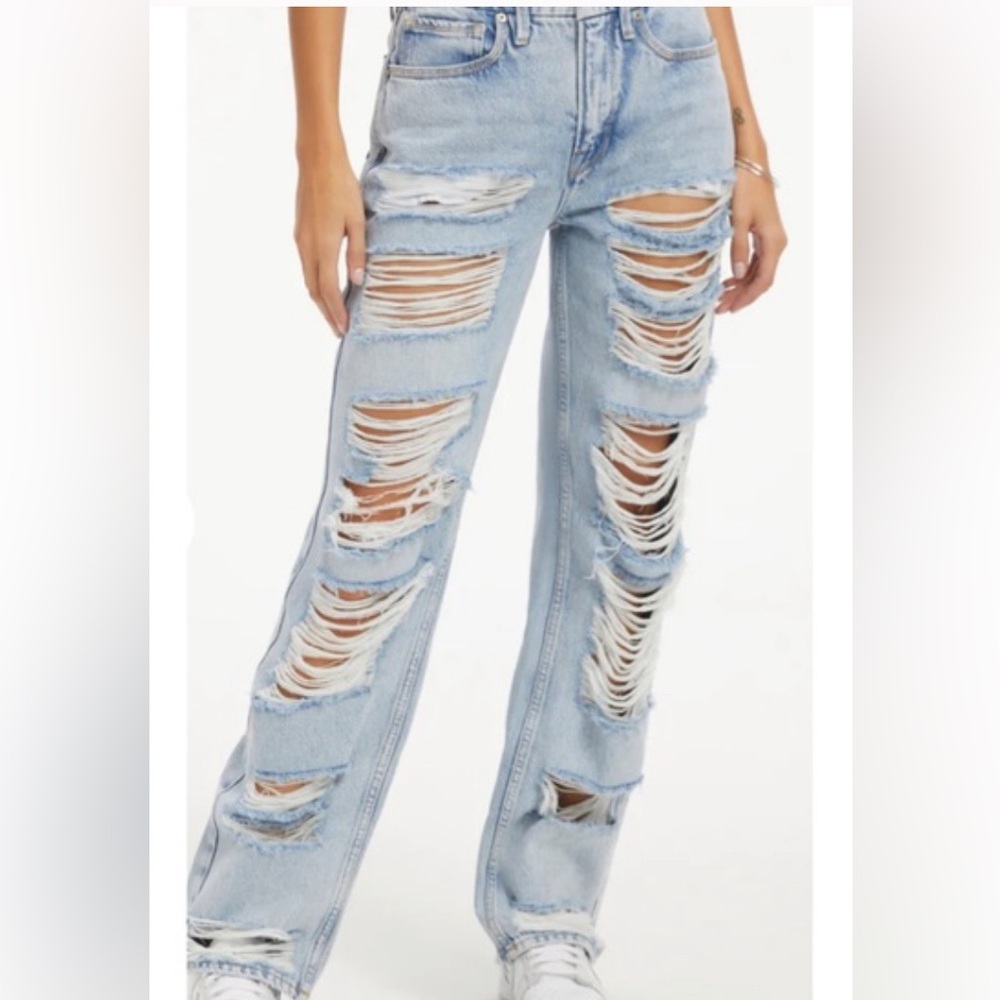 GOOD AMERICAN VERY DISTRESSED LIGHT WASH JEANS SIZE 6/28